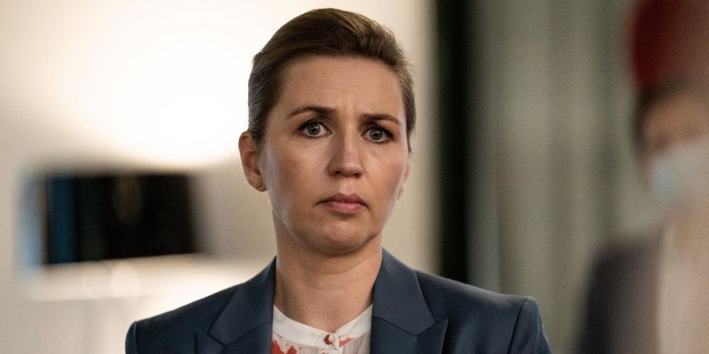 Statsminister Mette Frederiksen (S) vil mandag klokken 12 informere om yderligere restriktioner. (Arkivfoto)