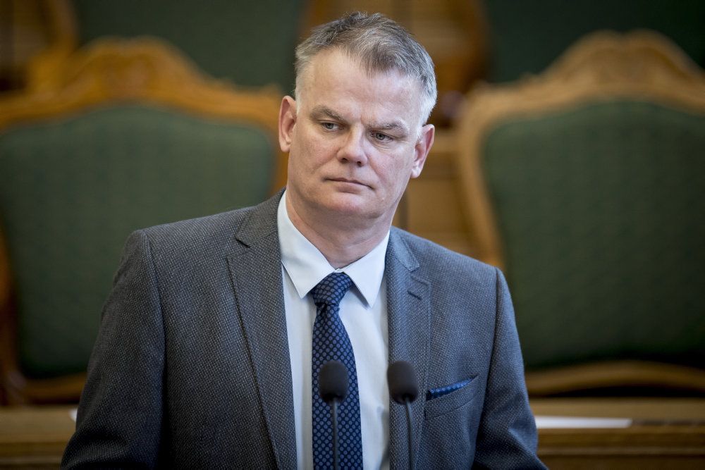 Dansk Folkeparti skal tilbage til udgangspunktet som et dansk nationalparti, mener Christian Langballe, der genopstiller til Folketinget.