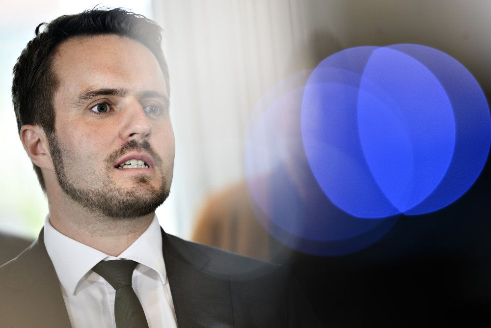Torsdag er der landet to aftaler om coronahjælp, som der ifølge erhvervsminister Simon Kollerup (S) er brug for i samfundet. Der er tale om ordninger fra foråret om lønkompensation og hjælp til at dække faste udgifter.