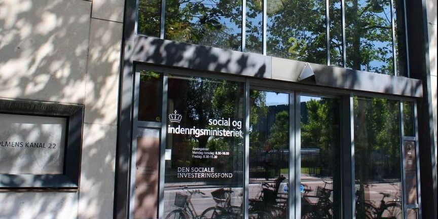 Udligning af kommunernes skatteindtægter er en vigtig grundforudsætning for, at der ikke bliver alt for stor forskel på, om man bor i Gentofte Kommune eller Langeland Kommune. Derfor regner Social- og Indenrigsministeriet hvert år på kommunernes udligning af skatteindtægter.