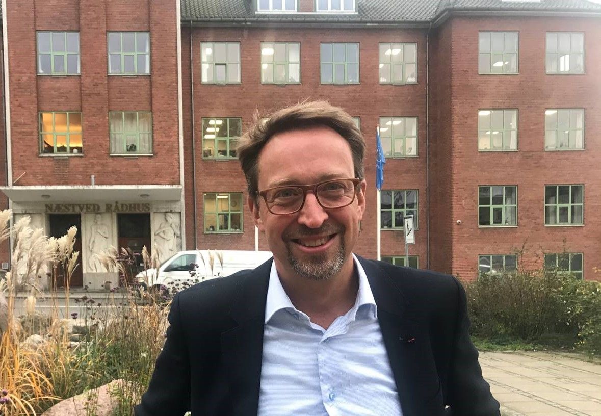 Jakob Bigum Lundberg råber vagt i gevær i debatten om fremtidens udfordringer med det stigende antal ældre og den akutte rekrutteringskrise.