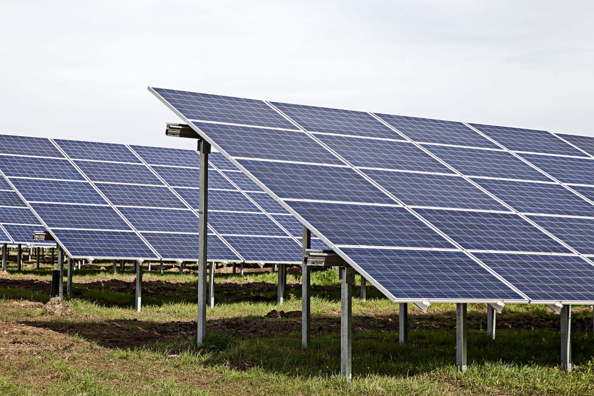 Planerne for et 650.000 kvadratmeter stort solcelleanlæg ved Svenborgmotorvejen er vedtaget.