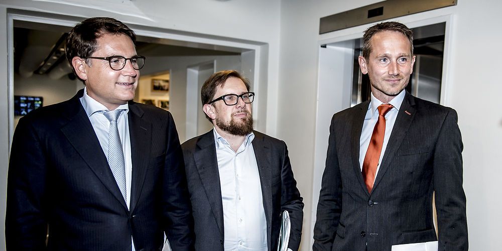 Tre stolte ministre fra henholdsvis Konservative, Liberal Alliance og Venstre kunne i 2017 præsentere en erhvervs- og iværksætteraftale, som skabte grobund for den kreative finansiering på kommunernes aktivering af ledige.