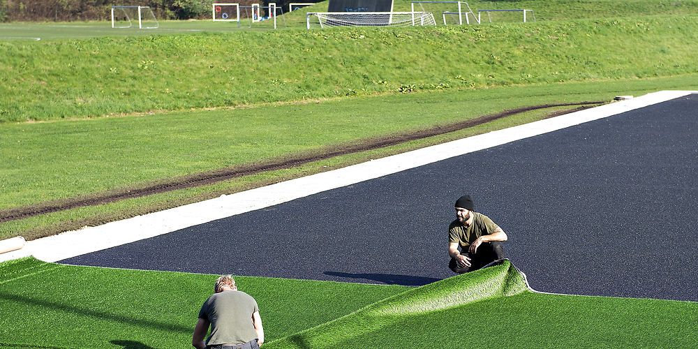 Mængden af fritidsfaciliteter varierer voldsomt på tværs af kommunerne. Her anlægges en ny fodboldbane i Herning Kommune i 2018. De har nu 48,2 fodboldbaner per 100.000 indbyggere.