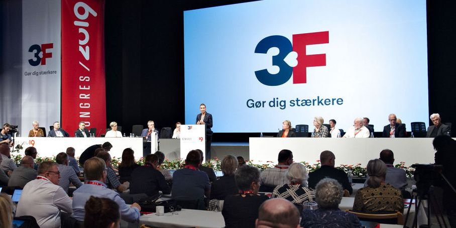 (Arkiv) Det er især ufaglærte, der er blevet arbejdsløse under coronakrisen. De får nu forlænget dagpengeperioden med en måned ekstra i forbindelse med minkaftalen. Billedet er fra 3Fs kongres i 2019.