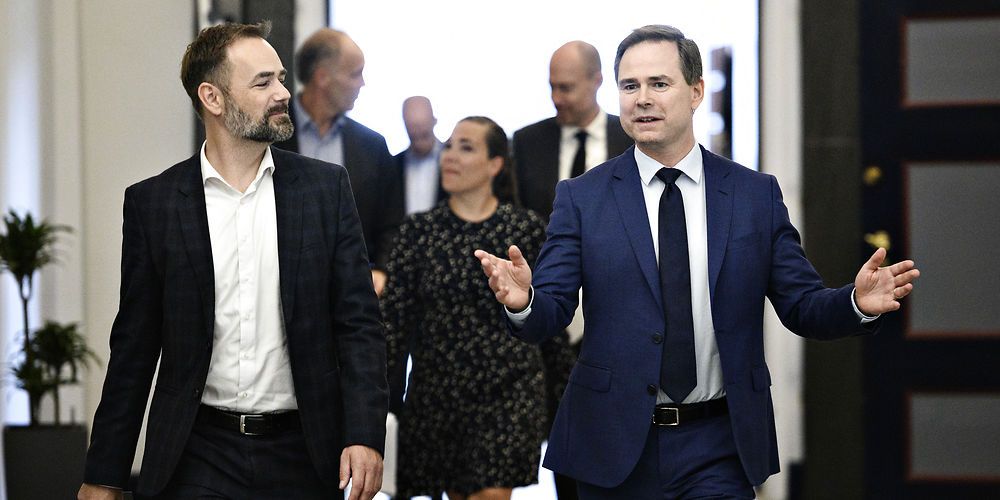 Da regeringen og KL indgik økonomiaftale i slutningen af maj 2020, havde der været en kraftig vækst i ledigheden tre måneder i træk. Herefter faldt ledigheden igen, så kommunerne endte med at blive overkompenseret for over 1,5 milliarder.