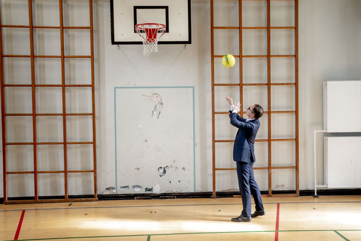 Kommunerne sætter ekstra gang i renovering og byggeri i 2021. På Frederiksberg har borgmester Simon Aggesen (K) været med til at sætte gang i renovering af skoler.