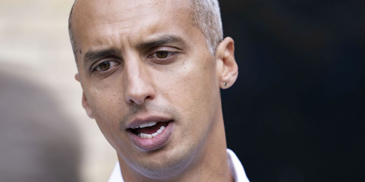 (Arkiv) Med udlændinge- og integrationsminister Mattias Tesfaye for bordenden har fem af Folketingets partier aftalt, hvordan 40 millioner kroner til bekæmpelse af negativ social kontrol skal fordeles.