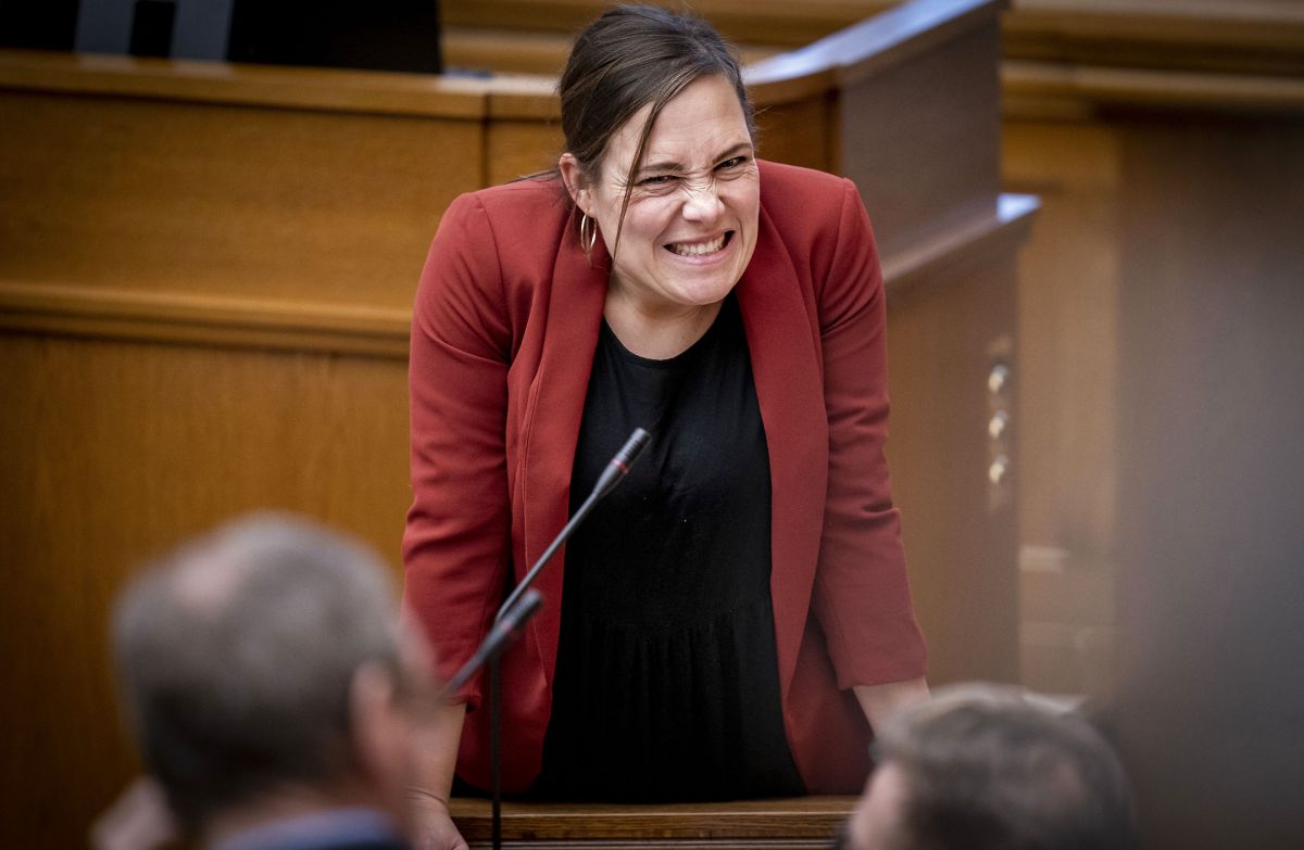 “Den helt ærlige erkendelse er, at vi ikke har gjort det godt nok. Det er et område (bostederne, red.), som har været underprioriteret i for mange år,” siger social og indenrigsminister Astrid Krag (S).