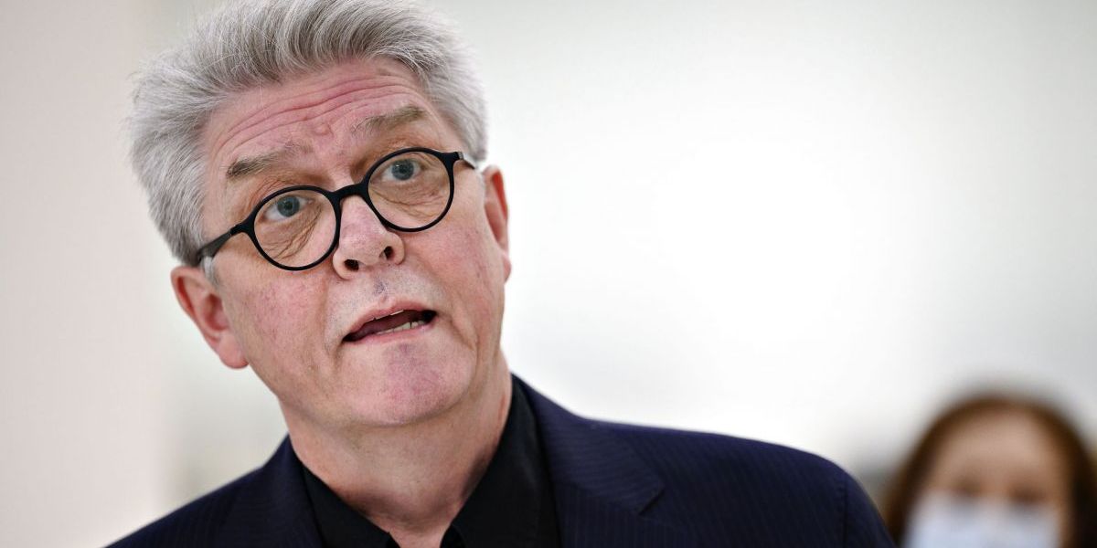 (Arkiv) Det gør mange mennesker nervøse at få mail fra jobcentret i weekenderne. Derfor skal der laves en lov, der stopper den trafik, lyder det fra Karsten Hønge (SF).