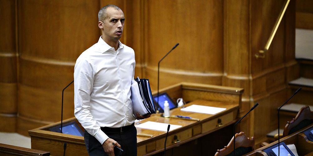Udlændinge- og Integrationsminister Mattias Tesfaye (S) vil have Folketinget til at lovgive om indvandrerkvinders ret til bisidder, så de ikke udsættes for social kontrol.