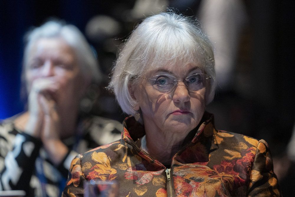 Folketingets tidligere formand Pia Kjærsgaard (DF) synes, at det er en overreaktion at lukke ned for dele af lovgivningsarbejde af hensyn til corona-situationen. (Arkivfoto)