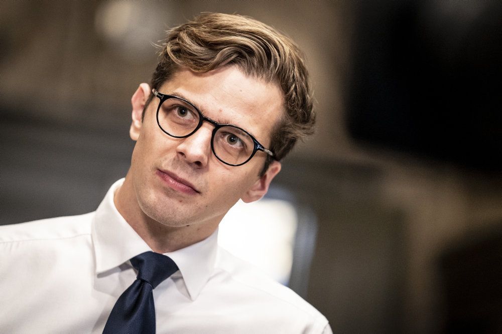 LA-leder Alex Vanopslagh vil ikke være så politisk aktiv den kommende tid. (Arkivfoto)