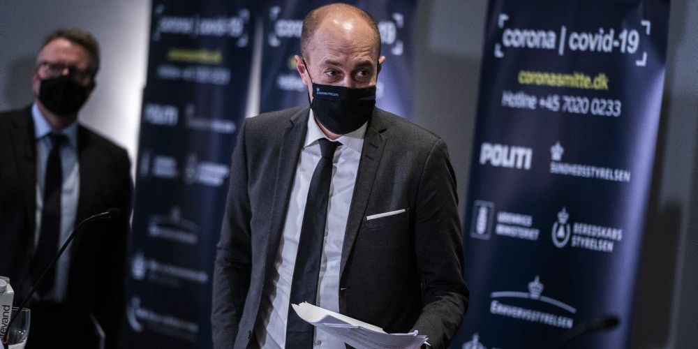 De nuværende covid-restriktioner forlænges til og med 7. februar. Det oplyste sundhedsminister Magnus Heunicke (S) på et pressemøde onsdag aften.