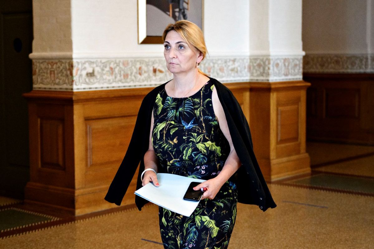 "Vi har i mange år forsøgt at drive vores kommuner meget effektivt, og det er godt. Men det betyder også, at vi har oparbejdet mange kontrolsystemer," siger Socialdemokratiets kommunalordfører Birgitte Vind til Berlingske.