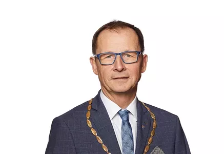 Haderslevs borgmester, H.P. Geil (V), vil have fagudvalgene til at finde 0,5 procent til omstillingsbidrag. (Arkiv)