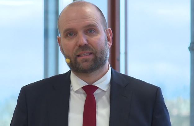 "Ingen daginstitution eller skole er en øde ø. Der skal samtænkes," siger KL-udvalgsformand og borgmester Thomas Gyldal Petersen på topmøde.