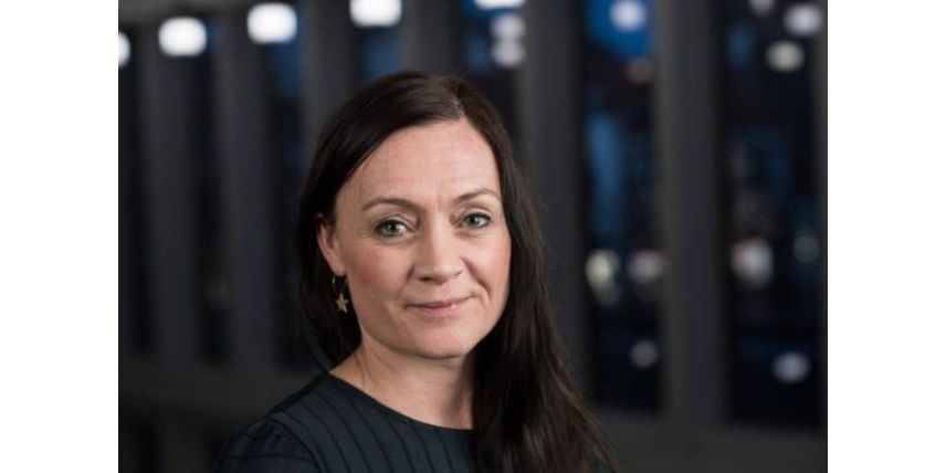 Kommunaldirektør Annemarie Zacho-Broe er fritaget for tjeneste, mens advokatundersøgelse skal kaste lys over borgmesterkøb af en grund i 2016.