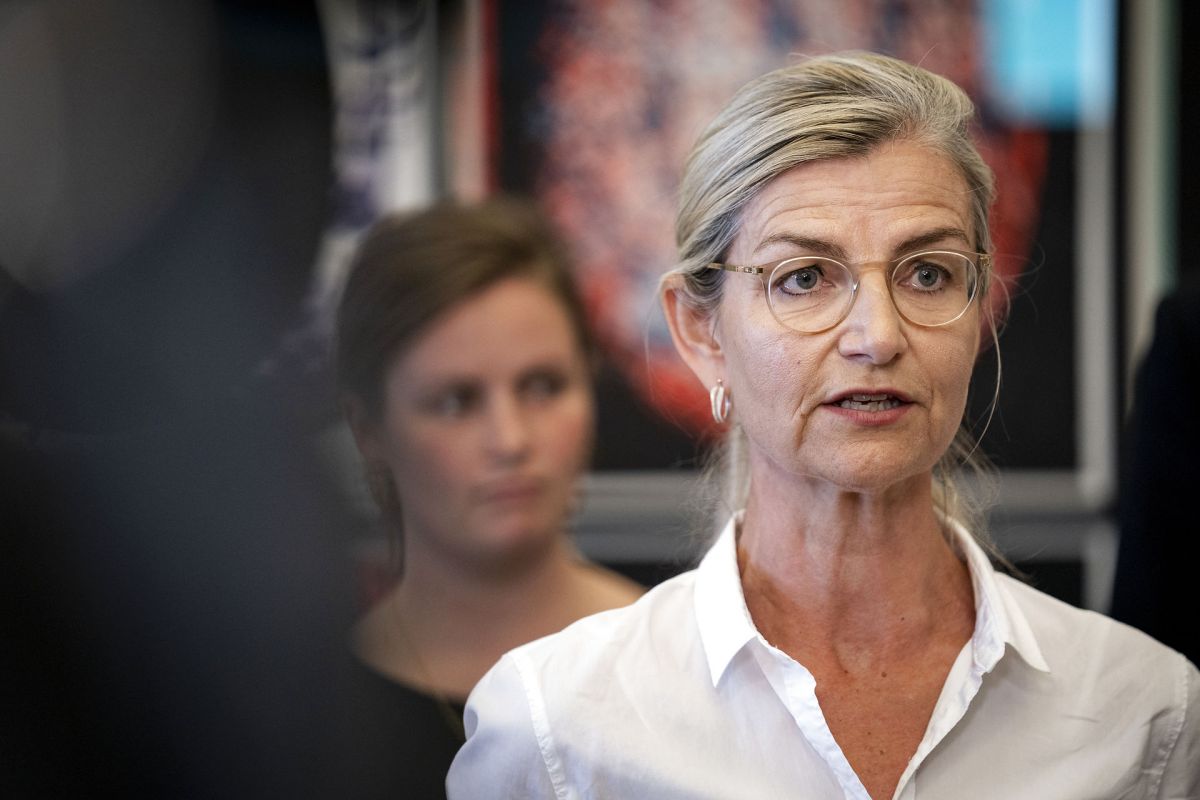 Unge skal have bedre mulighed for at blive boende på deres hjemegn og læse videre, mener Venstres uddannelsesordfører Ulla Tørnæs.