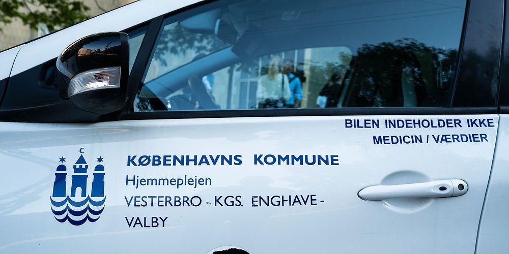 Hjemmepleje er blandt de opgaver, som kommunerne i høj grad hjemtager. Ifølge Dansk Erhvervs medelemsundersøgelse sker hjemtagningerne ofte uden kontrolbud, og det ser man på med en bekymret mine.