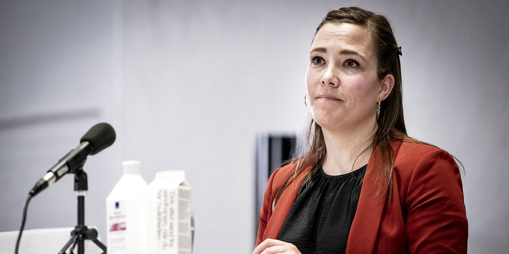 Social- og ældreminister, Astrid Krag (S), er ikke enig i kritikken af, at hun har brugt et kunstigt lavt budgettal til at vise, at kommunerne har afsat flere penge til voksenhandicap-området.