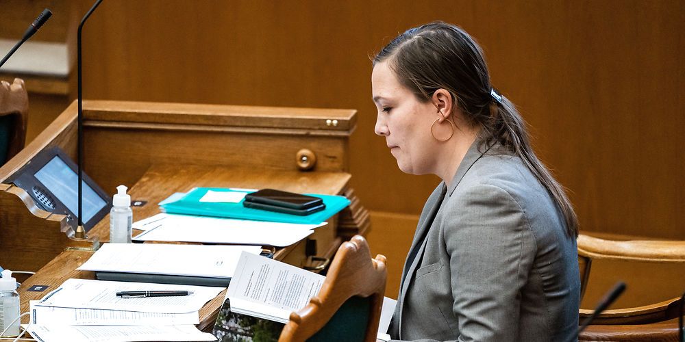 Social- og ældreminister, Astrid Krag (S), siger til Social- og Indenrigsudvalget, at kommunerne planlagde et løft af voksenhandicapområdet på en milliard kroner fra 2019 til 2020. Men regnskabet for 2019 viser, at kommunernes budget på voksenhandicapområdet i 2020 var 500 millioner kroner lavere end regnskabet i 2019.