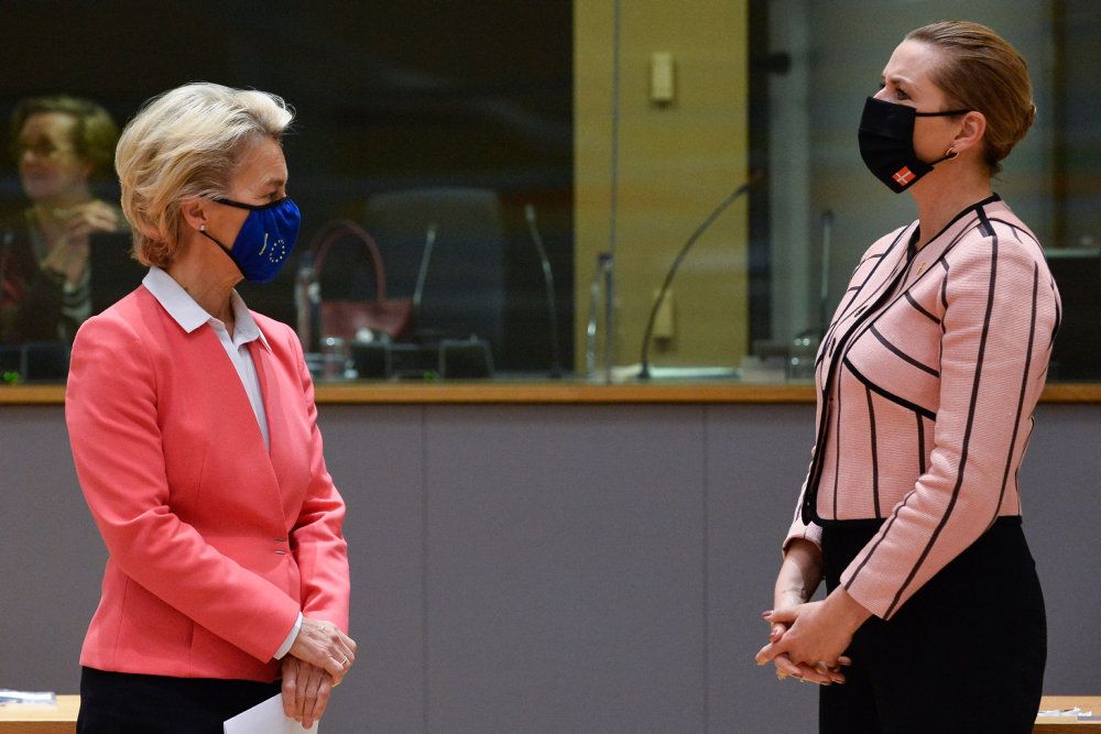 Regeringslederne vil med brevet til EU-kommissionens formand sikre sig, at vaccinedoserne kommer frem til tiden og i den aftalte mængde. (Arkivfoto).