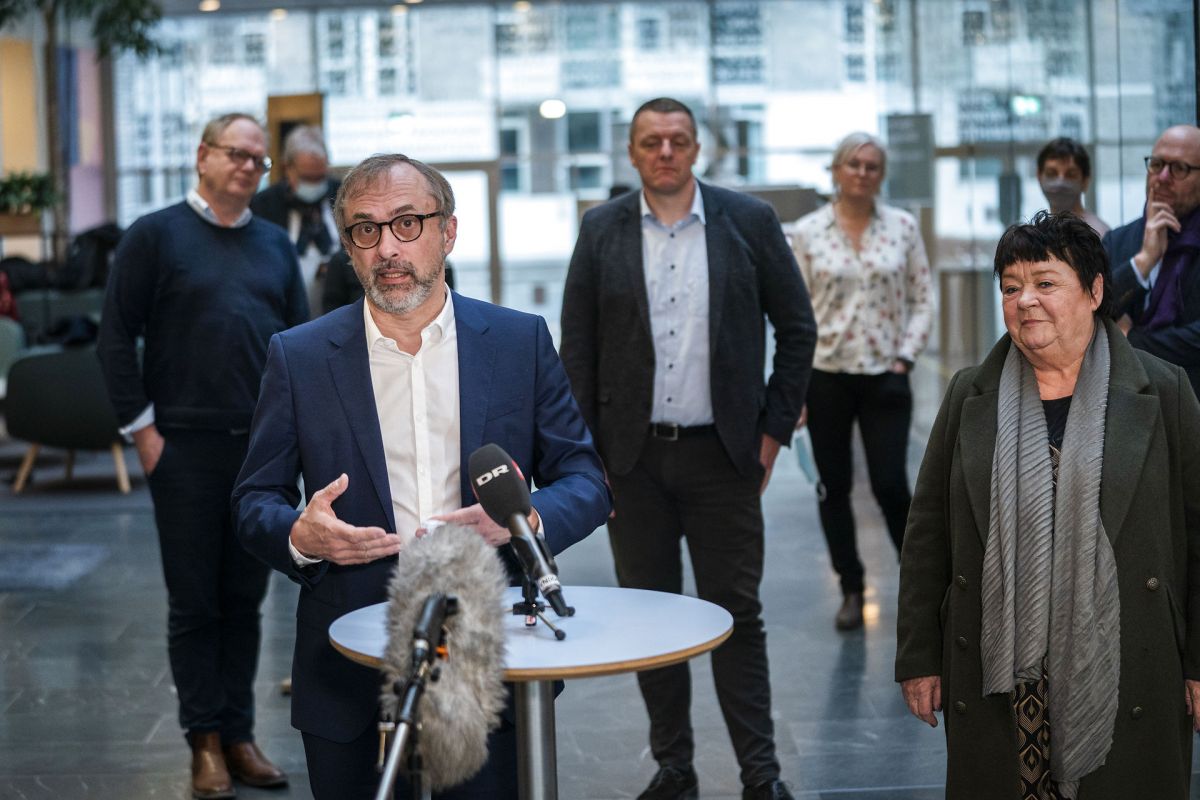 KL's topforhandler Michael Ziegler og fagbevægelsens topforhandler Mona Striib er enige om, at kommunalt ansatte skal tilskyndes til at gå fra deltid til fuldtid. Men i deres nye aftale om overenskomster bliver der ikke gjort meget for at få flere på deltid.