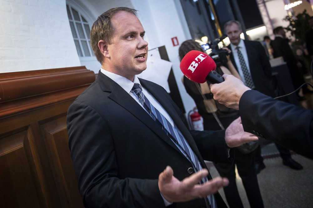 Martin Henriksen ses ved valgaftenen i forbindelse med det seneste valg til Folketinget 5. juni i 2019. Dansk Folkepartis tilbagegang ved valget betød blandt andet, at Martin Henriksen ikke opnåede genvalg. (Arkivfoto)