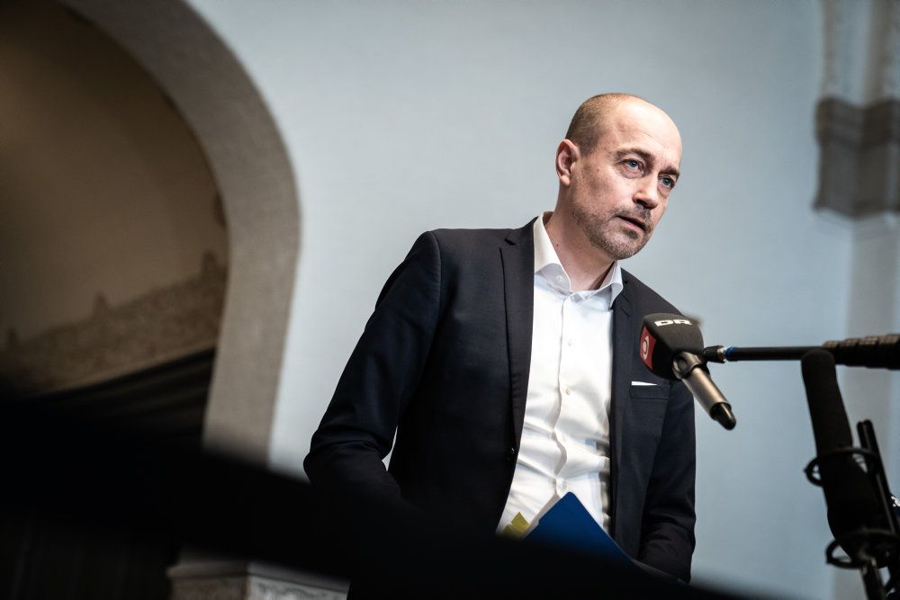 Magnus Heunicke (S) oplyser tirsdag, at det generelle kontakttal er opgjort til 1,1.