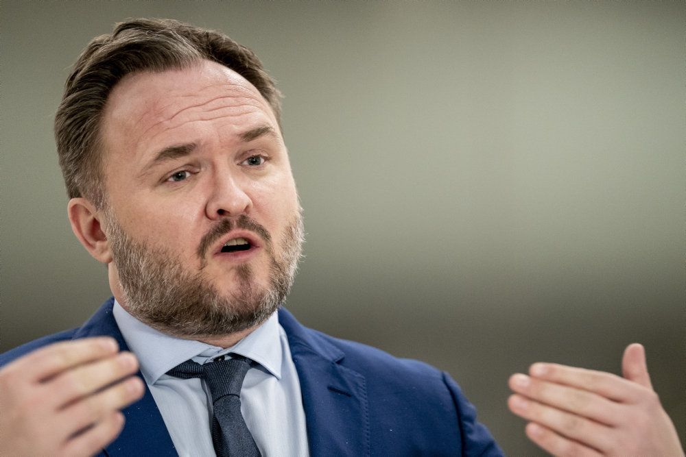 Klimaminister Dan Jørgensen fremhæver, at man har nået en tredjedel af målet på blot halvandet år.