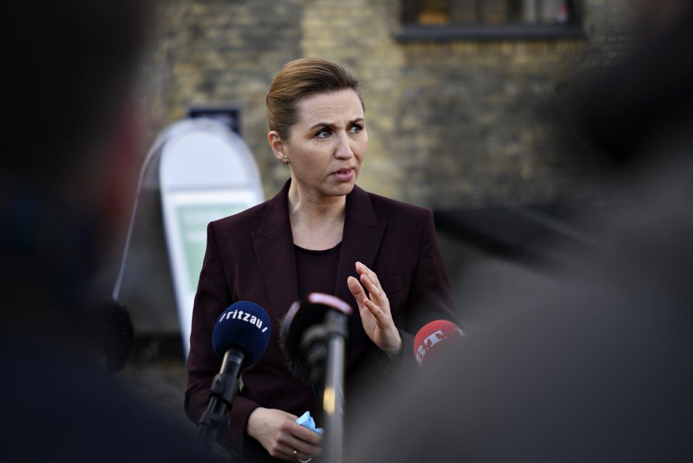 Danmark er villige til at betale andre lande en god pris, hvis de har overskydende coronavacciner, lød det fra statsminister Mette Frederiksen (S) fredag morgen.