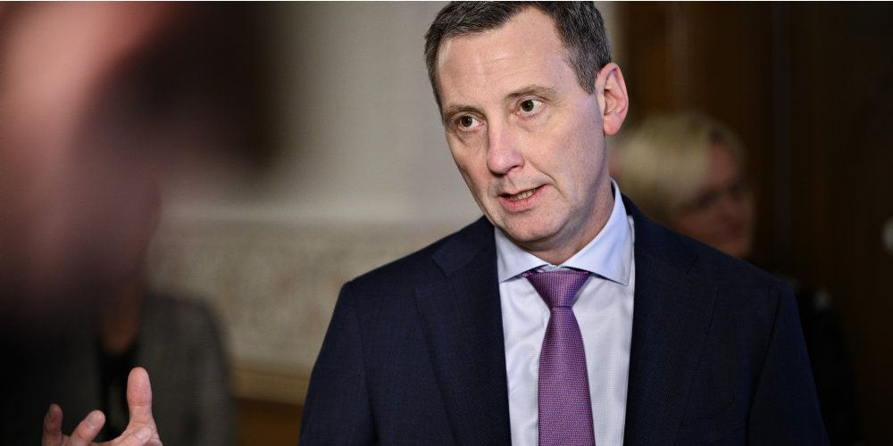 Justitsminister Nick Hækkerup (S) skal tirsdag eftermiddag drøfte den kommende genåbning af samfundet med de andre partier. (Arkiv) -