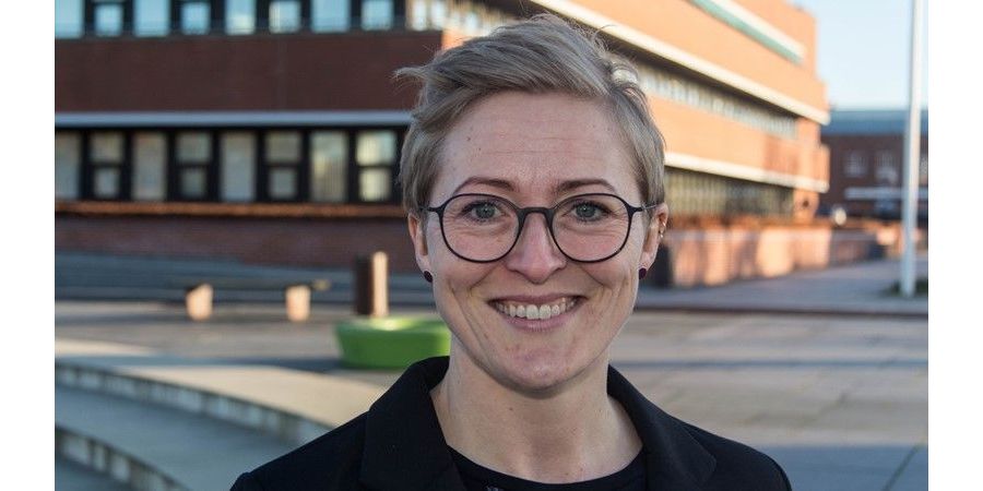 Et nyt initiativ har bragt de midt- og vestjyske bosætningsguider sammen på tværs af kommunegrænser. På billedet ses Lene Møller Fløe, bosætningsguide i Ikast-Brande Kommune. (Arkiv)
