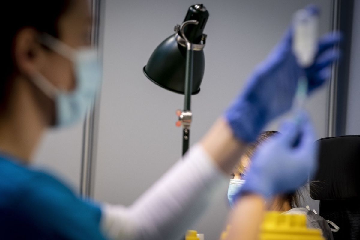 Sundhedsstyrelsen forventer, at alle er tilbudt vaccination mod covid-19 inden sommer.