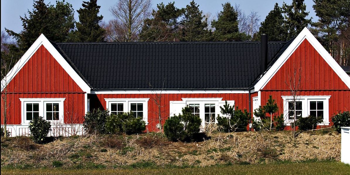 Politikerne i Guldborgsund var advaret om, at det kunne være i strid med lokalplanen, da de gav tilladelse til at opføre ti store sommerhuse. (Arkiv)