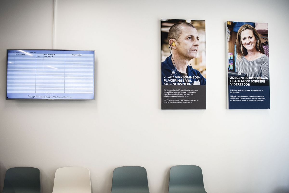 Det ser ud til med den delvise genåbning og foråret, at der er lidt færre, som skal på jobcentret.