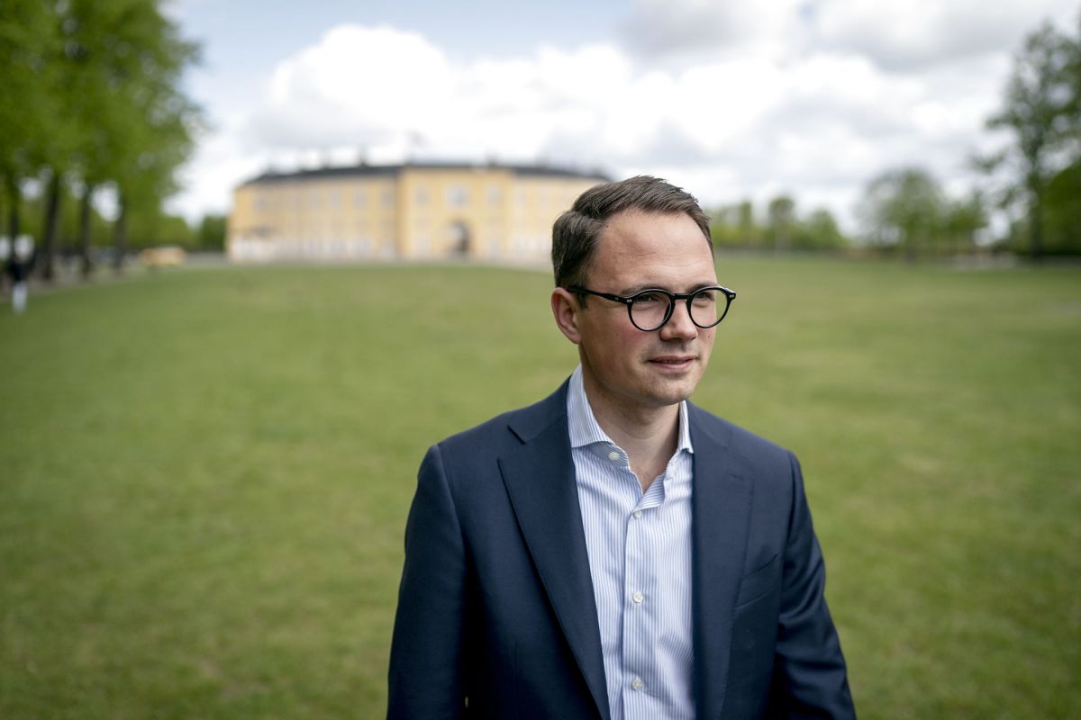 "Boligpriserne, som nærmest er i himmelflugt, virker som et incitament, der får folk til at flytte ud af byen," forklarer borgmester Simon Aggesen (K) Frederiksberg.
