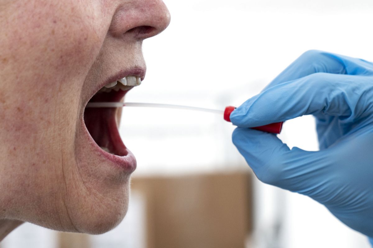 Hvorfor blev personale og beboere ikke tilbudt coronatest i december, når nu der var ledig kapacitet? Det spørgsmål skal to ministre forsøge at svare på torsdag eftermiddag.