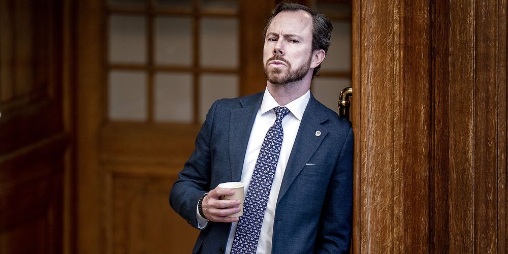 Venstres formand, Jakob Ellemann-Jensen, kan med bekymret mine se mod kommunalvalget i november. Her risikerer Venstre at miste flere borgmesterposter.