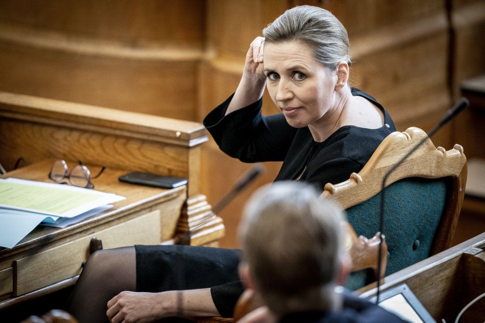 Statsminister Mette Frederiksen (S) åbner for, at hvis elever begynder at teste sig selv, kan det åbne for, at flere elever vender tilbage i skole. (Arkivfoto)