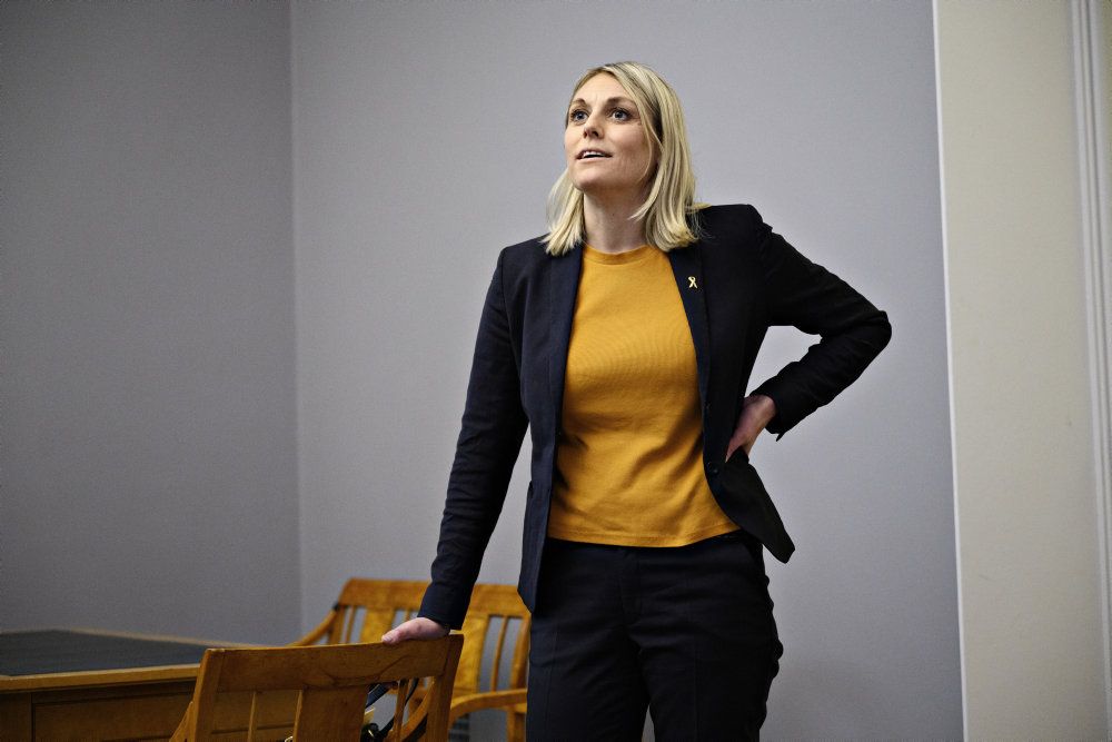 Folketingets Forsvarsudvalg havde torsdag forsvarsminister Trine Bramsen (S) i samråd om ministerens samarbejdsrelationer med Forsvaret og dets ledelse. Samrådet kom efter kritik af ministerens ledelsesstil fra flere organisationer på forsvarsområdet.