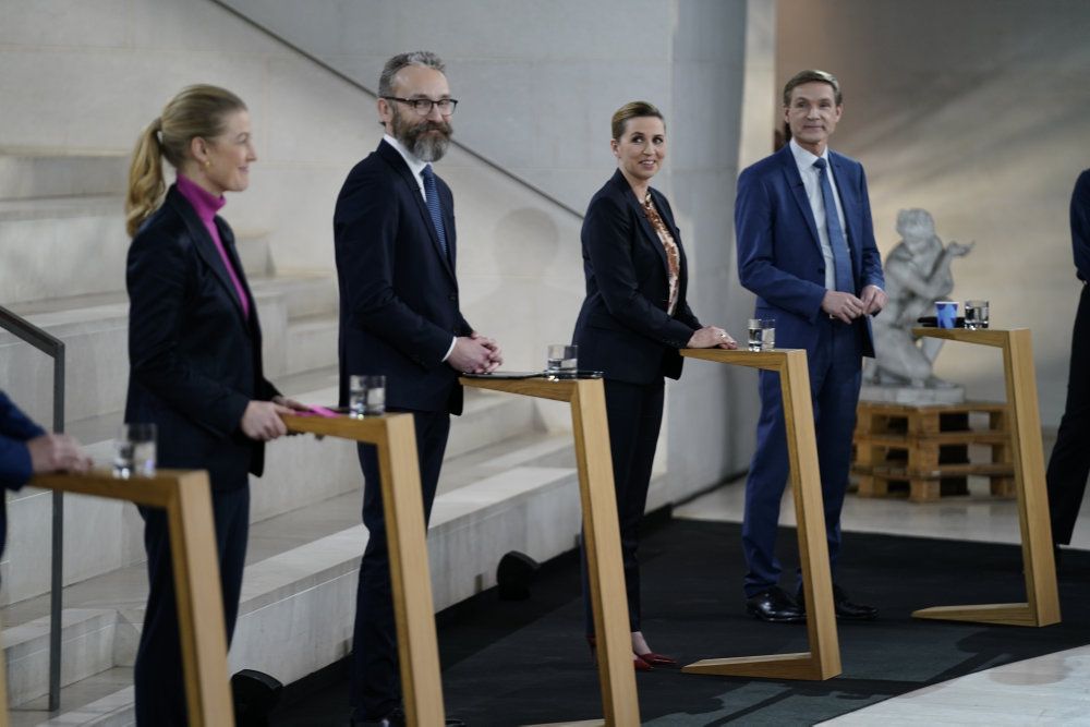 Lederne fra Folketingets partier debatterer coronakrisen på årsdagen for første nedlukning, på Statens Museum for Kunst i København.