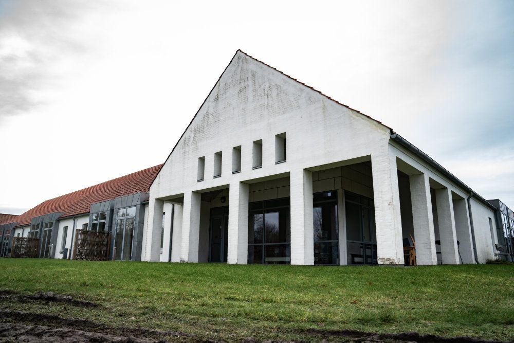 Mange ældre har oplevet at sidde isoleret derhjemme eller få begrænset deres udfoldelsesmuligheder på plejehjem under coronakrisen. Folketinget har derfor afsat 15 millioner kroner til en indsats for at skabe bedre trivsel, nu hvor samfundet gradvist genåbner. (Arkivfoto)