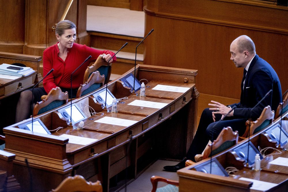 Statsminister Mette Frederiksen er indkaldt til forespørgsel om vaccineproduktion.