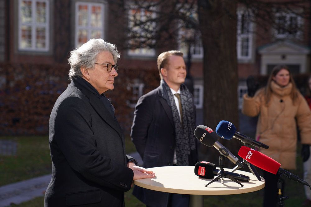 Pressemøde med EU-kommissær for indre marked Thierry Breton og udenrigsminister Jeppe Kofod.