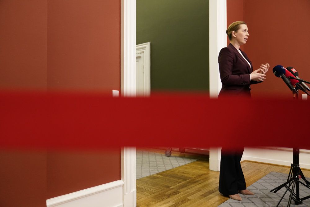 Statsminister Mette Frederiksen (S) siger efter mødet med Folketingets partier, at alle partier er enige om at have et stærkt fokus på børn og unge ved genåbningen.
