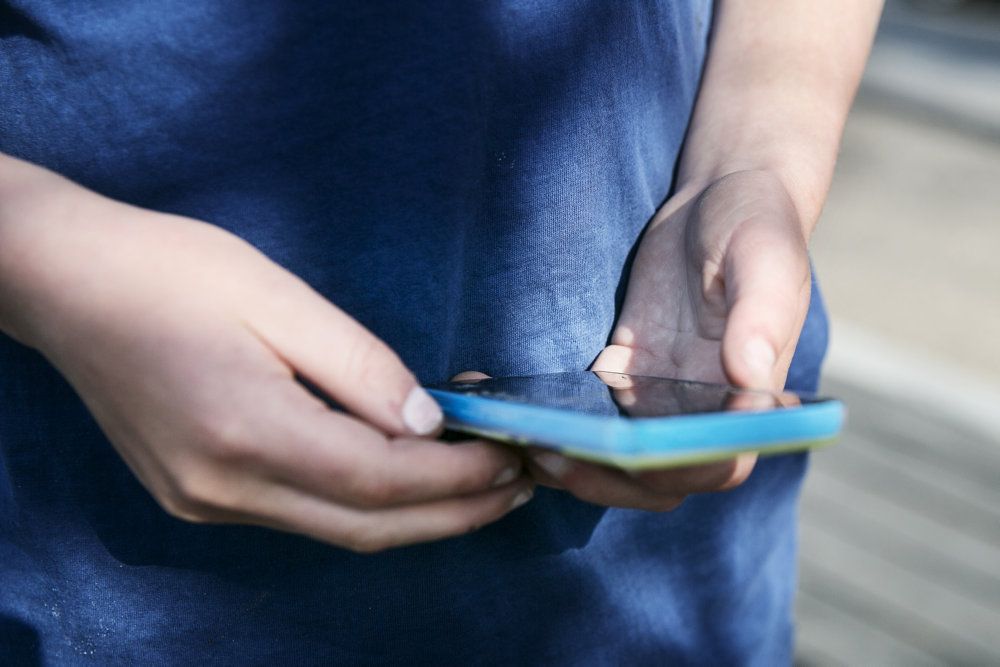 En række gange har skiftende regeringer udskudt at gøre noget ved registreringen af kunders mobiloplysninger.
