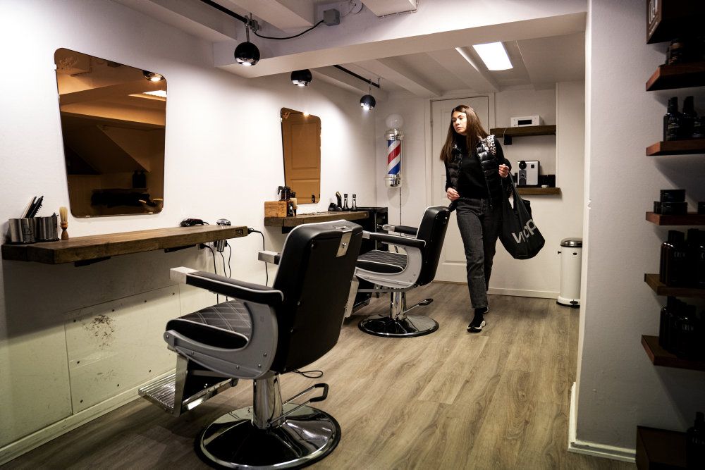 Høje incidenstal har gjort, at genåbningen bliver forsinket i fem danske kommuner. (Arkivfoto)