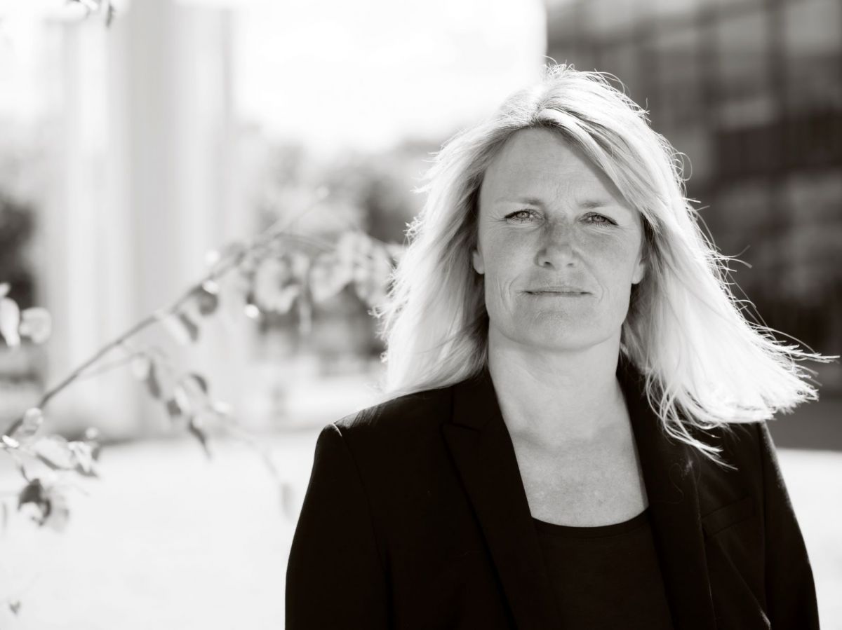 Der skal blødes op på bygningsreglementet, så sagsbehandlingstiderne kan blive nedbragt. Det mener borgmester Birgit S. Hansen, der er formand for Miljø- og Forsyningsudvalget i KL.